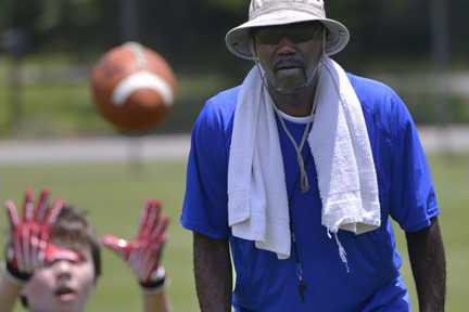 061714 FOOTBALL CAMP 01 WEB